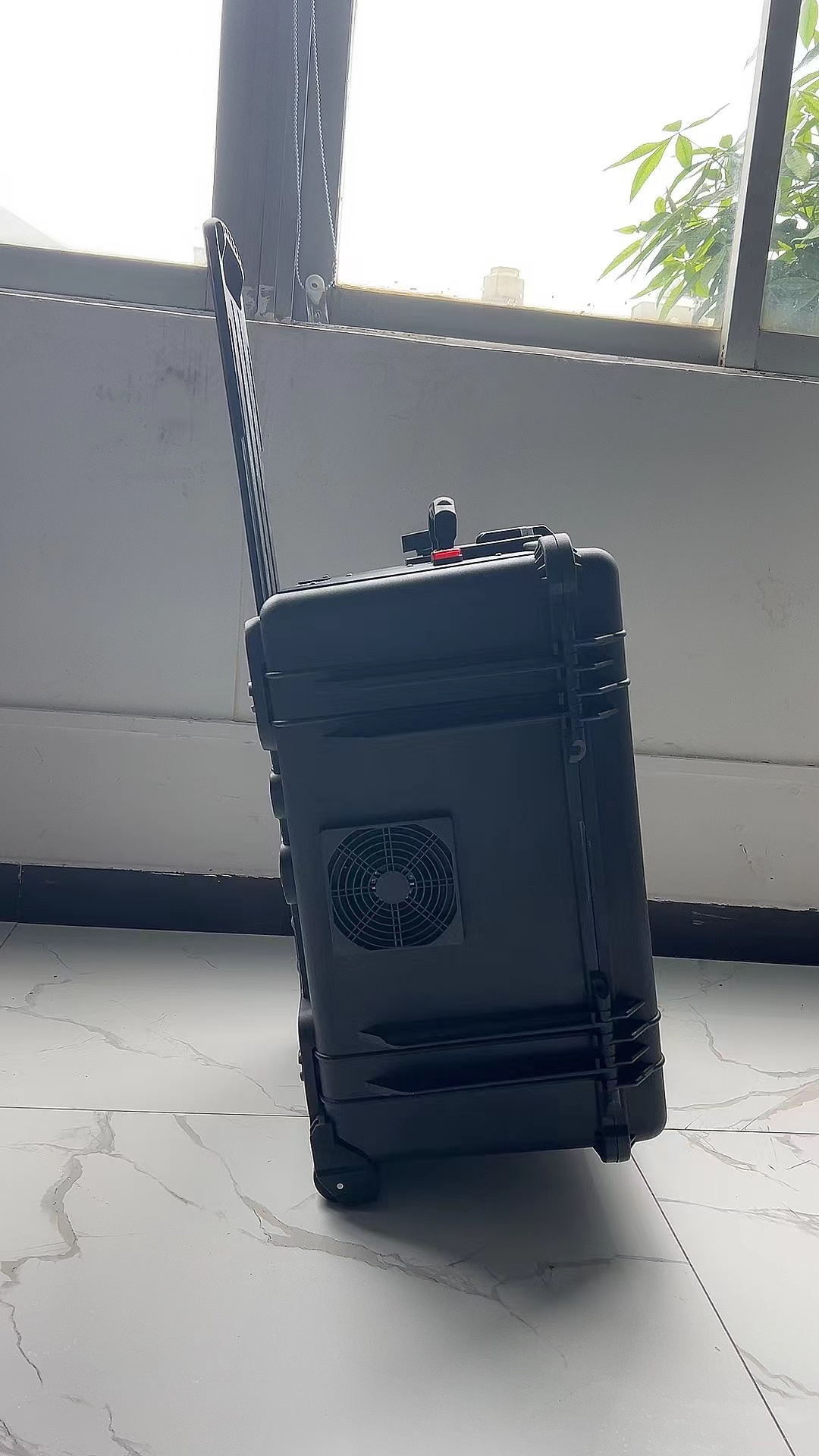 沙湾手拉箱型移动通信干扰器